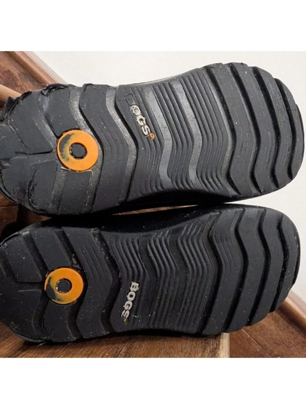 Bogs Neo-Classic boots Solid black Youth Size 1 big kid.